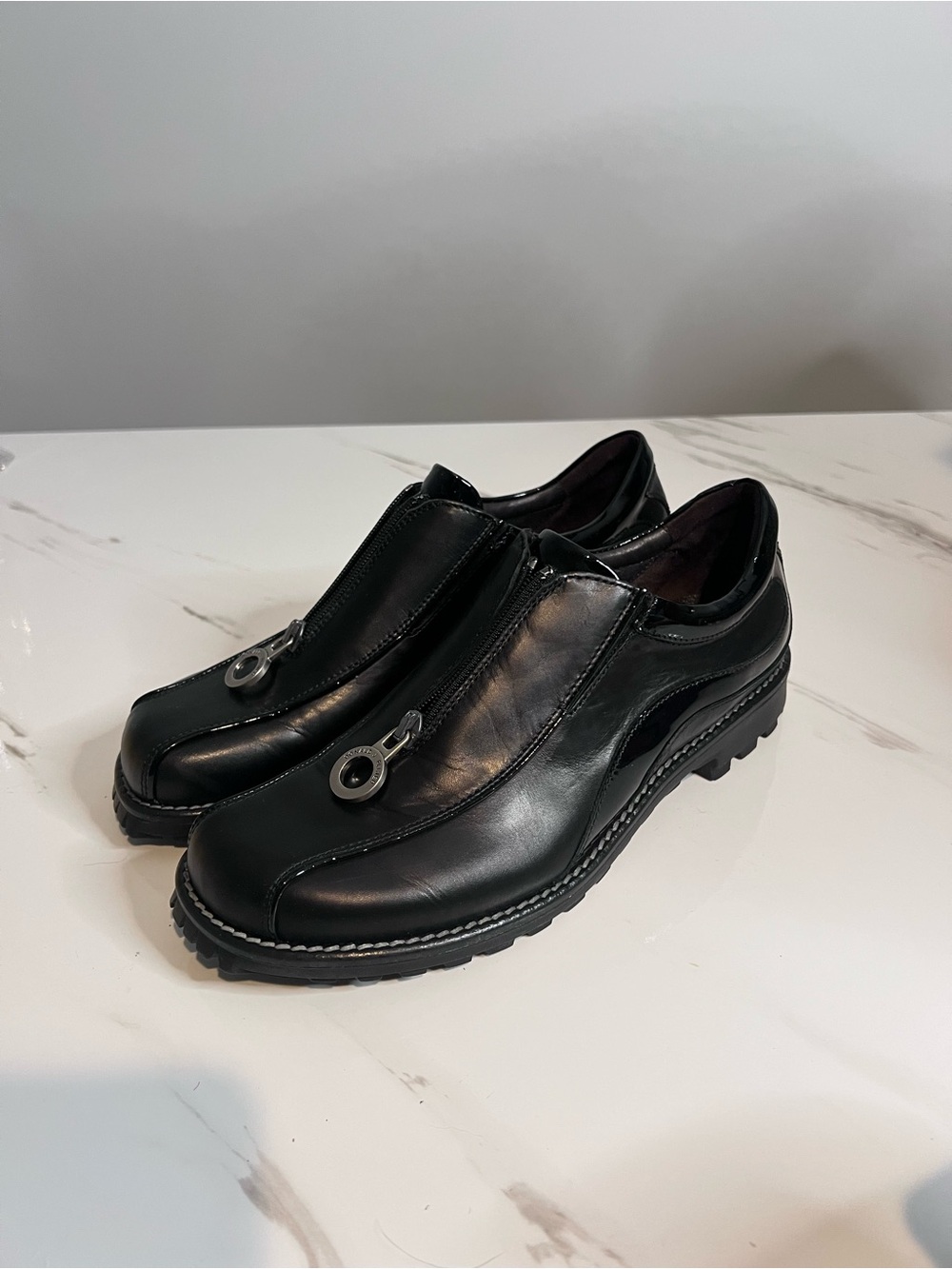 Sport Donald J. Pliner Black Leather Zip-Front Shoes
